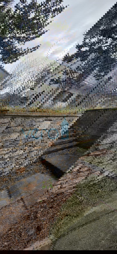 Senj, okolica, družinska hiša velikosti 150 m2 na zemljišču 1000 m2, pogled na morje, prodaja