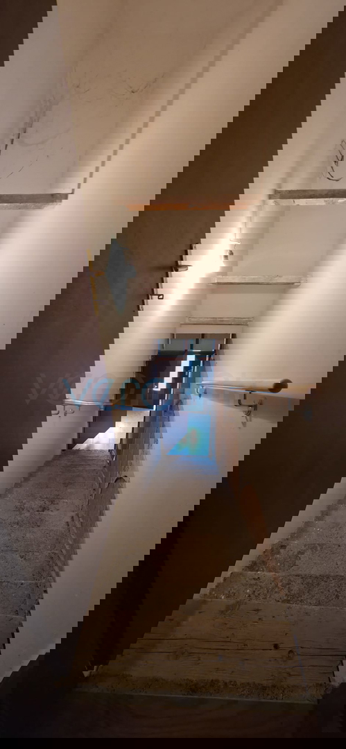 Senj, okolica, družinska hiša velikosti 150 m2 na zemljišču 1000 m2, pogled na morje, prodaja