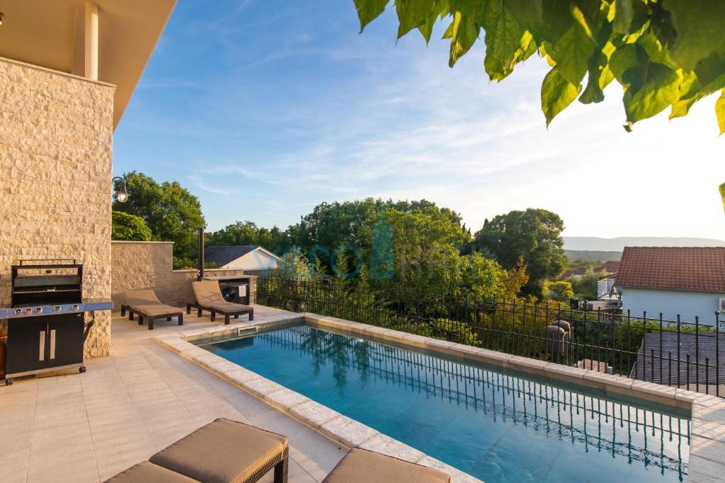 Otok Krk, Malinska, bližnja okolica, dvojna hiša s bazenom, pogled na morje, prodaja