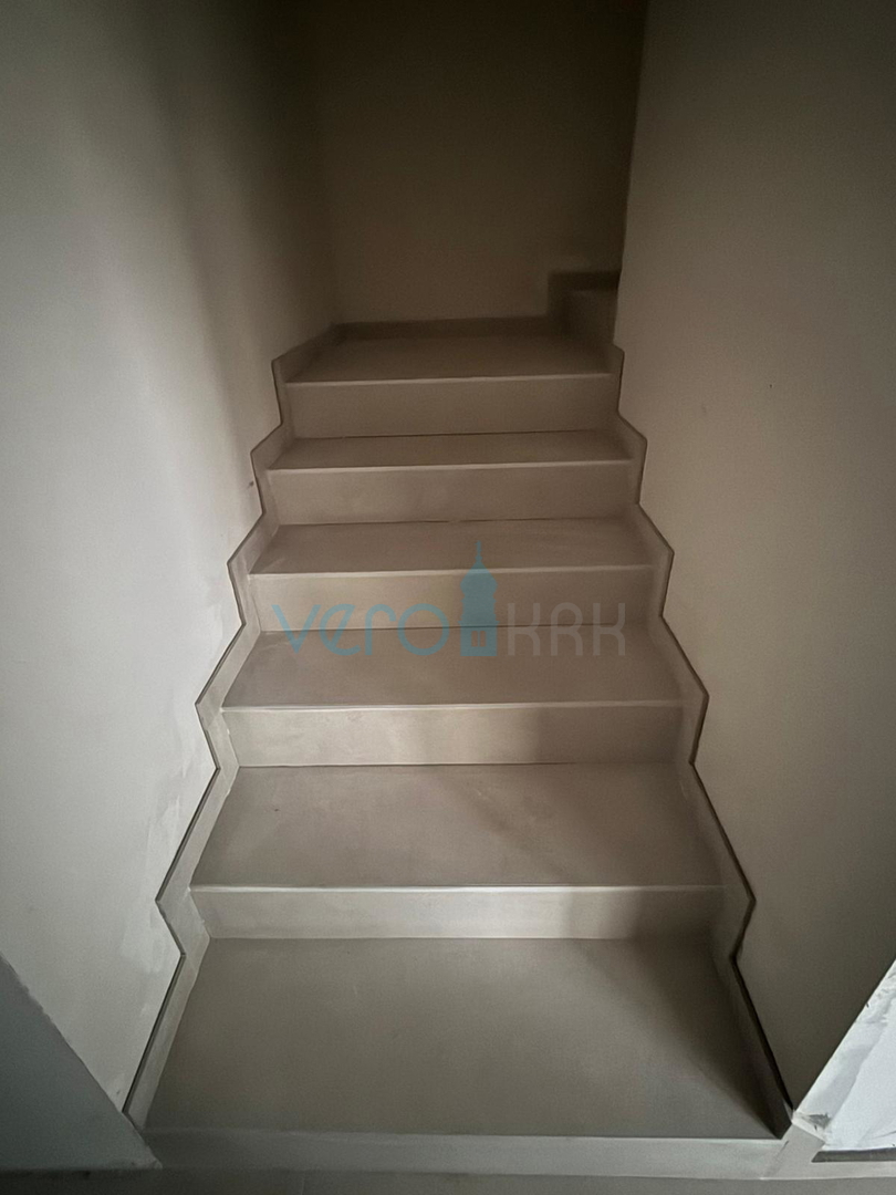 Vrbnik, otok Krk, novogradnja, dva stanovanja 155 m2, 1. nadstropje, velika terasa, masažna kad, razgled, prodaja