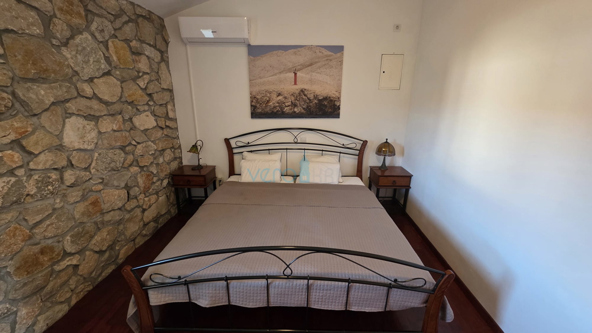 Otok Krk, Dobrinj, okolica, prenovljena kamnita hiša s bazenom, prodaja