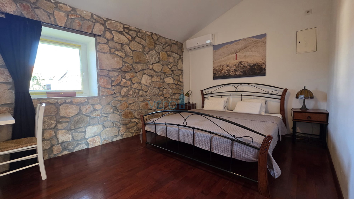 Otok Krk, Dobrinj, okolica, prenovljena kamnita hiša s bazenom, prodaja