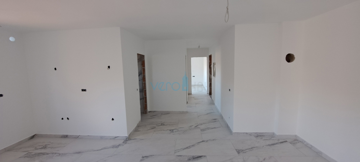 Uvala Soline, otok Krk, okolica, dvosobno stanovanje v 2. nadstropju, 2 terasi, novogradnja, razgled, prodaja