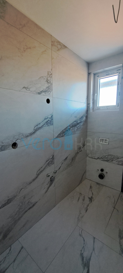 Uvala Soline, otok Krk, okolica, dvosobno stanovanje v 2. nadstropju, 2 terasi, novogradnja, razgled, prodaja