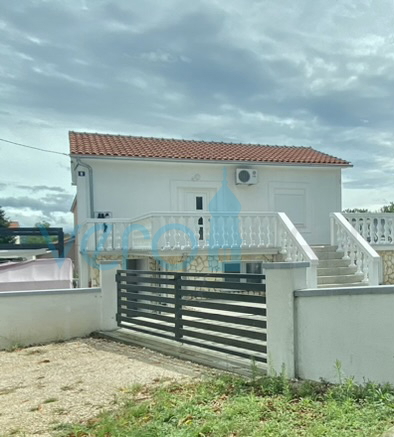 Otok Krk, Dobrinj, okolica, adaptirana samostojna hiša, prodaja