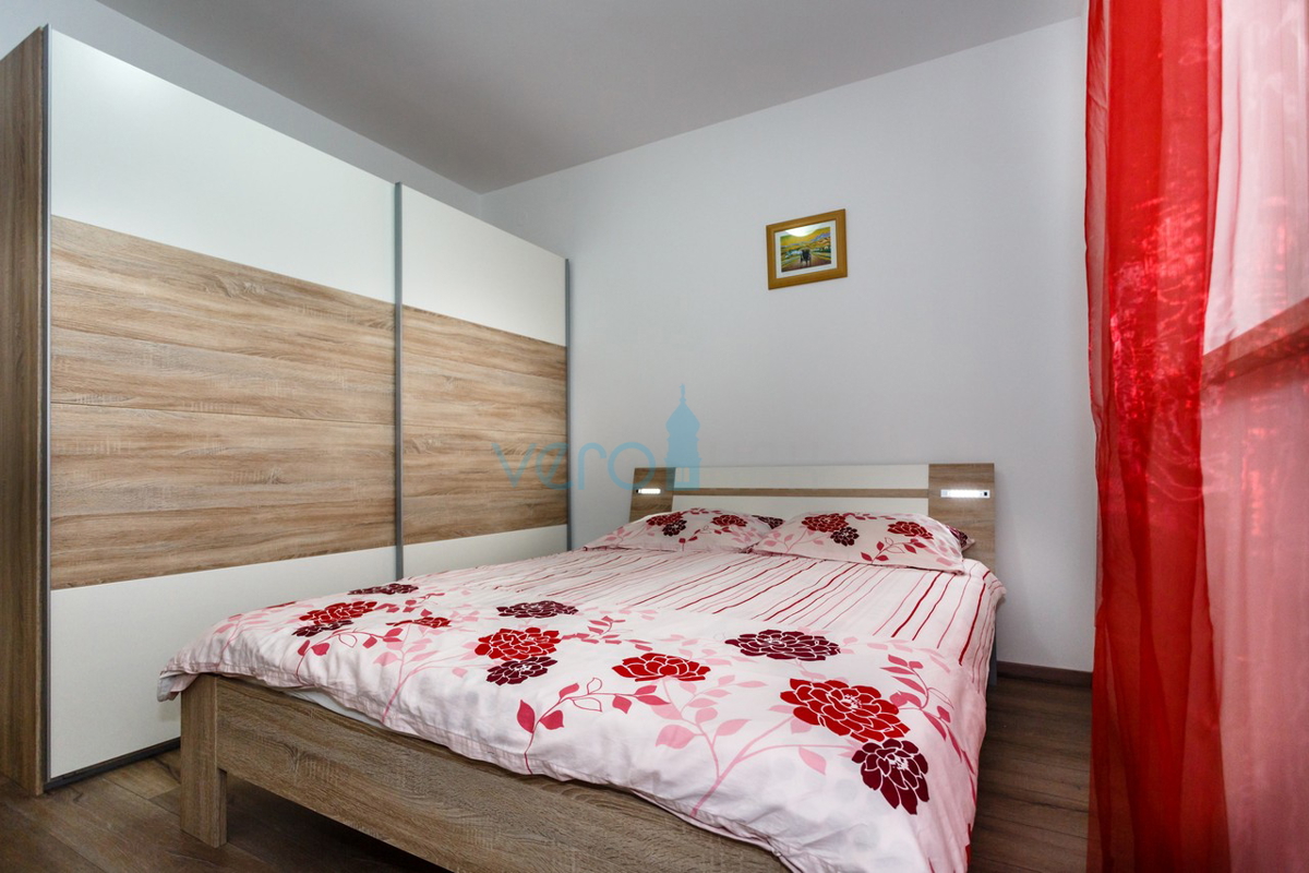 Otok Krk, Vrbnik, Velik apartma 93m2 v 1. nadstropju s prekrasnim pogledom, prodamo