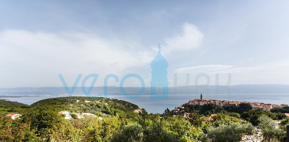 Otok Krk, Vrbnik, Velik apartma 93m2 v 1. nadstropju s prekrasnim pogledom, prodamo