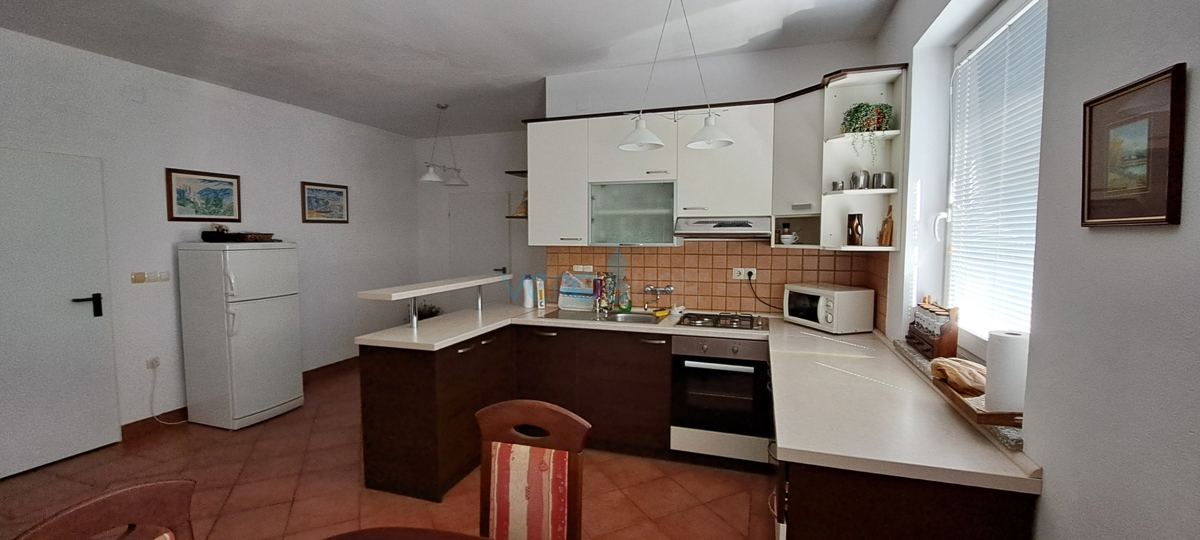 Malinska, okolica, otok Krk, samostojna hiša, garaža, vrt, prodaja