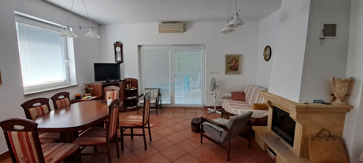 Malinska, okolica, otok Krk, samostojna hiša, garaža, vrt, prodaja