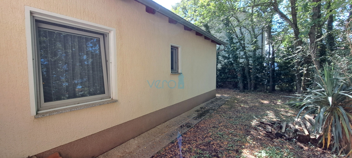 Malinska, okolica, otok Krk, samostojna hiša, garaža, vrt, prodaja