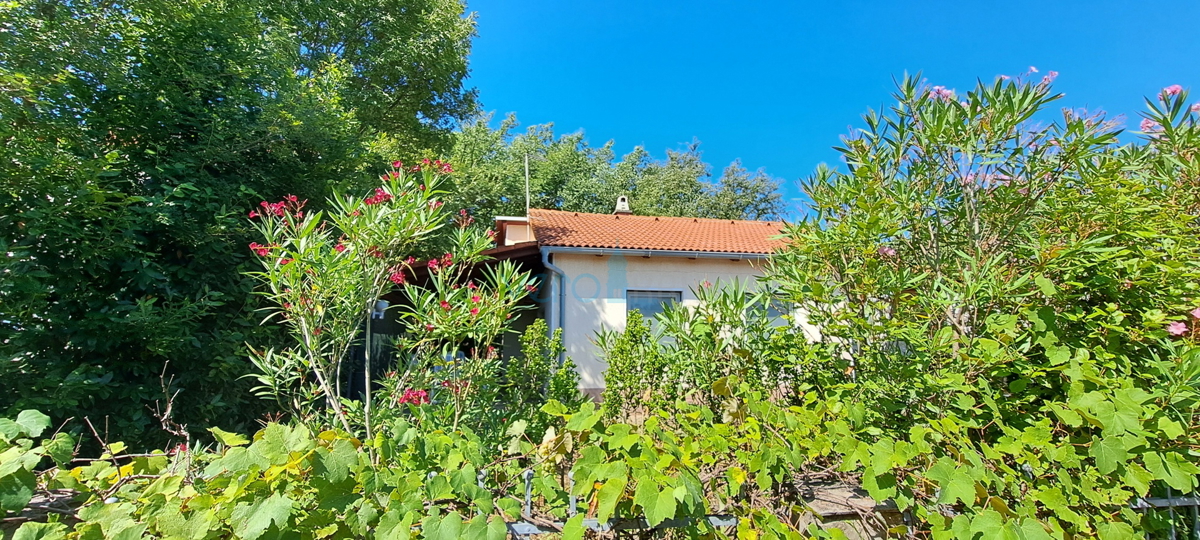 Malinska, okolica, otok Krk, samostojna hiša, garaža, vrt, prodaja