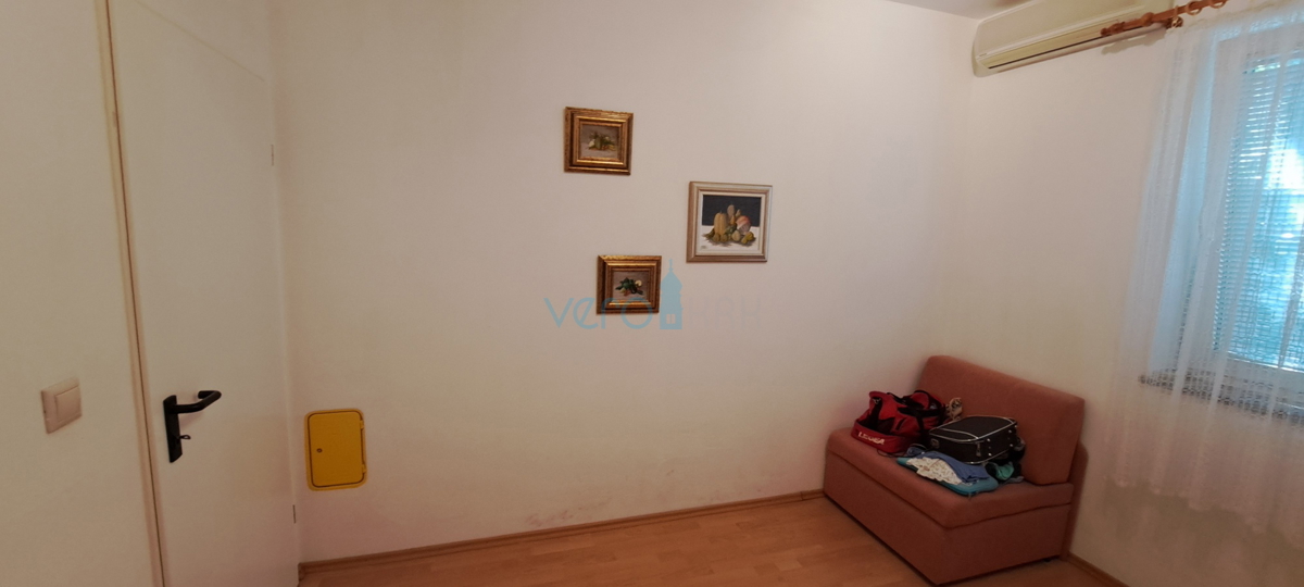 Malinska, okolica, otok Krk, samostojna hiša, garaža, vrt, prodaja