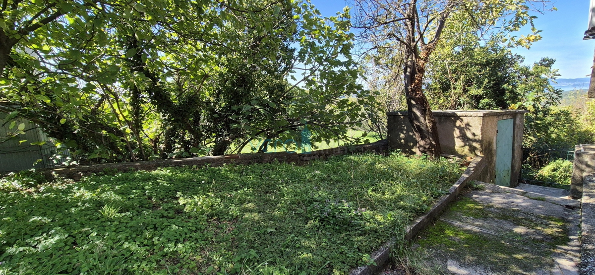 Dobrinj, otok Krk, samostojna kamnita hiša, pogled na morje, terasa, konoba, prodamo