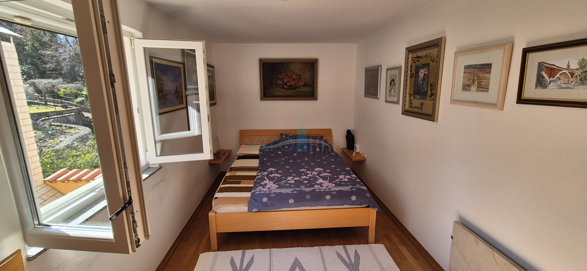 Malinska, otok Krk, dvojna hiša s pogledom, zemljišče, bližina morja, prodaja