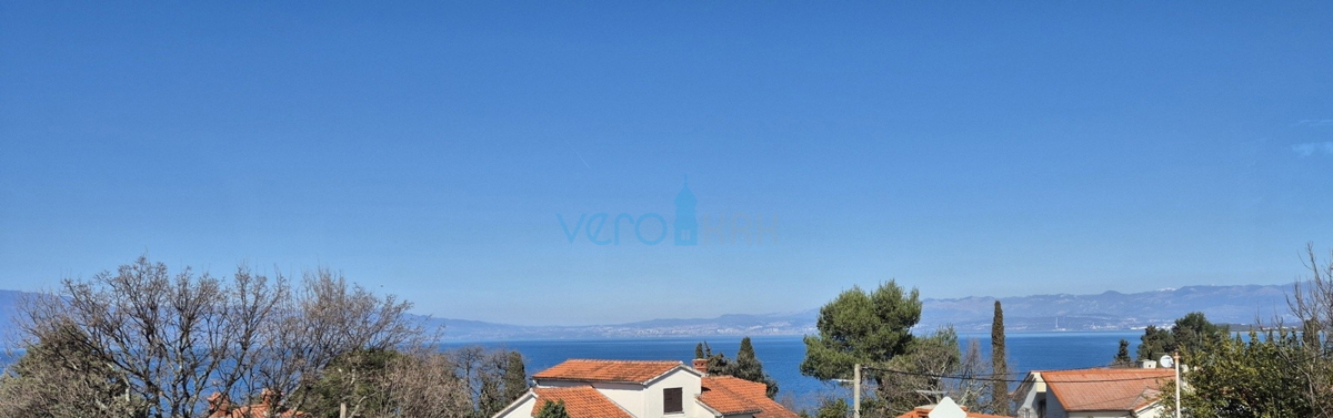 Malinska, otok Krk, dvojna hiša s pogledom, zemljišče, bližina morja, prodaja
