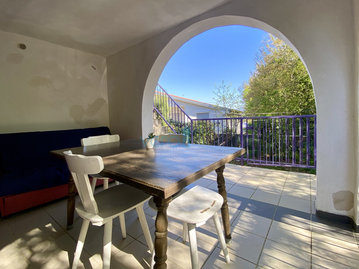 Otok Krk, Dobrinj, okolica, dvojna kuća z dvema apartmajnama, pogled, zemljišče, prodaja