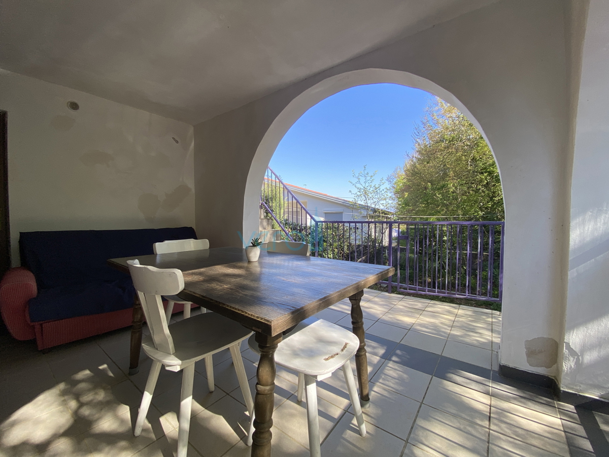 Otok Krk, Dobrinj, okolica, dvojna kuća z dvema apartmajnama, pogled, zemljišče, prodaja