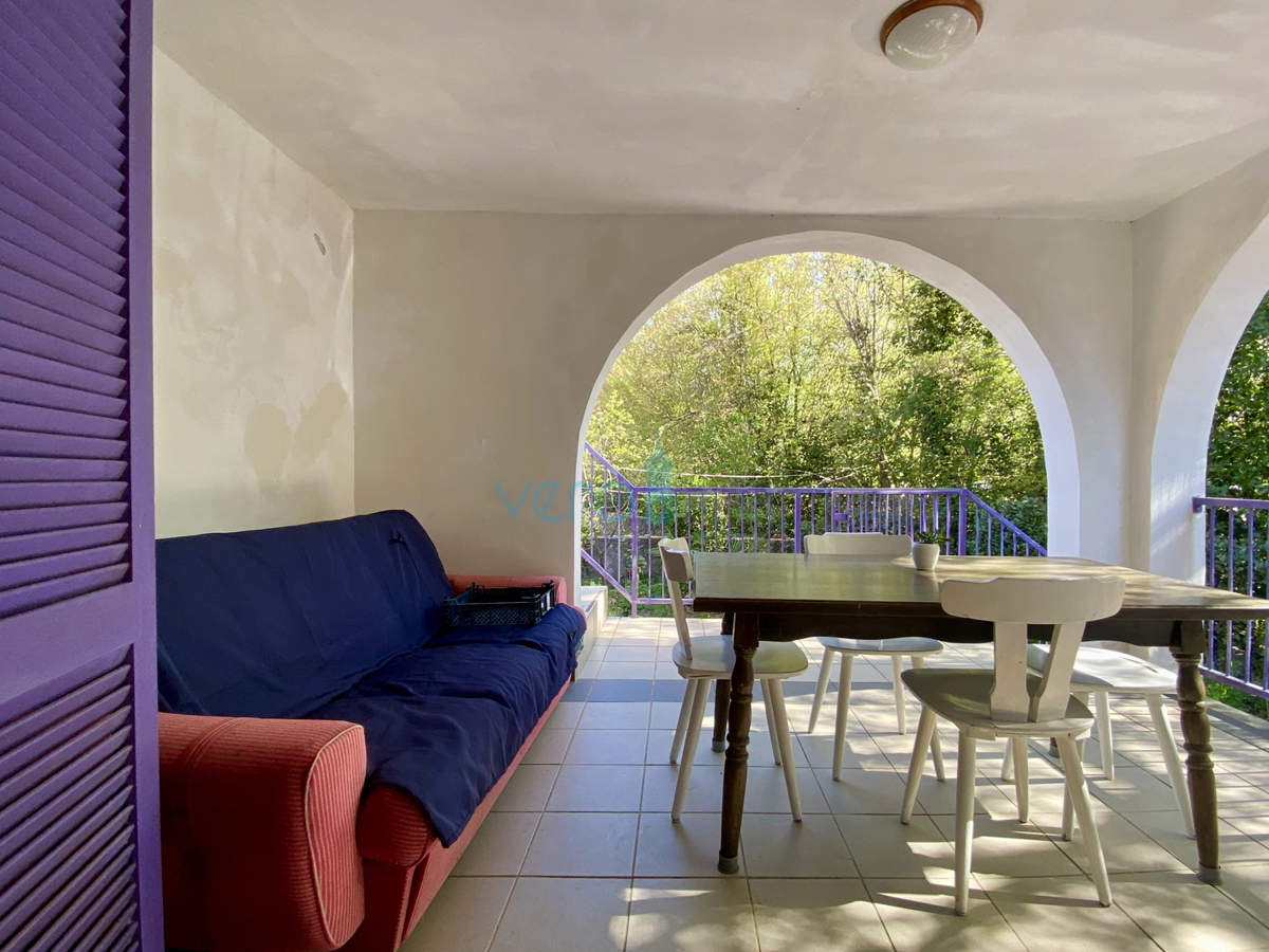 Otok Krk, Dobrinj, okolica, dvojna kuća z dvema apartmajnama, pogled, zemljišče, prodaja