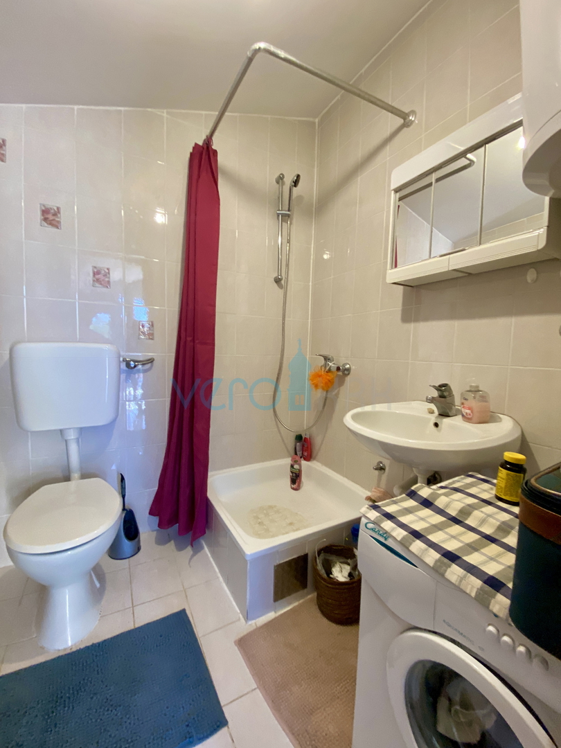 Otok Krk, Dobrinj, okolica, dvojna kuća z dvema apartmajnama, pogled, zemljišče, prodaja