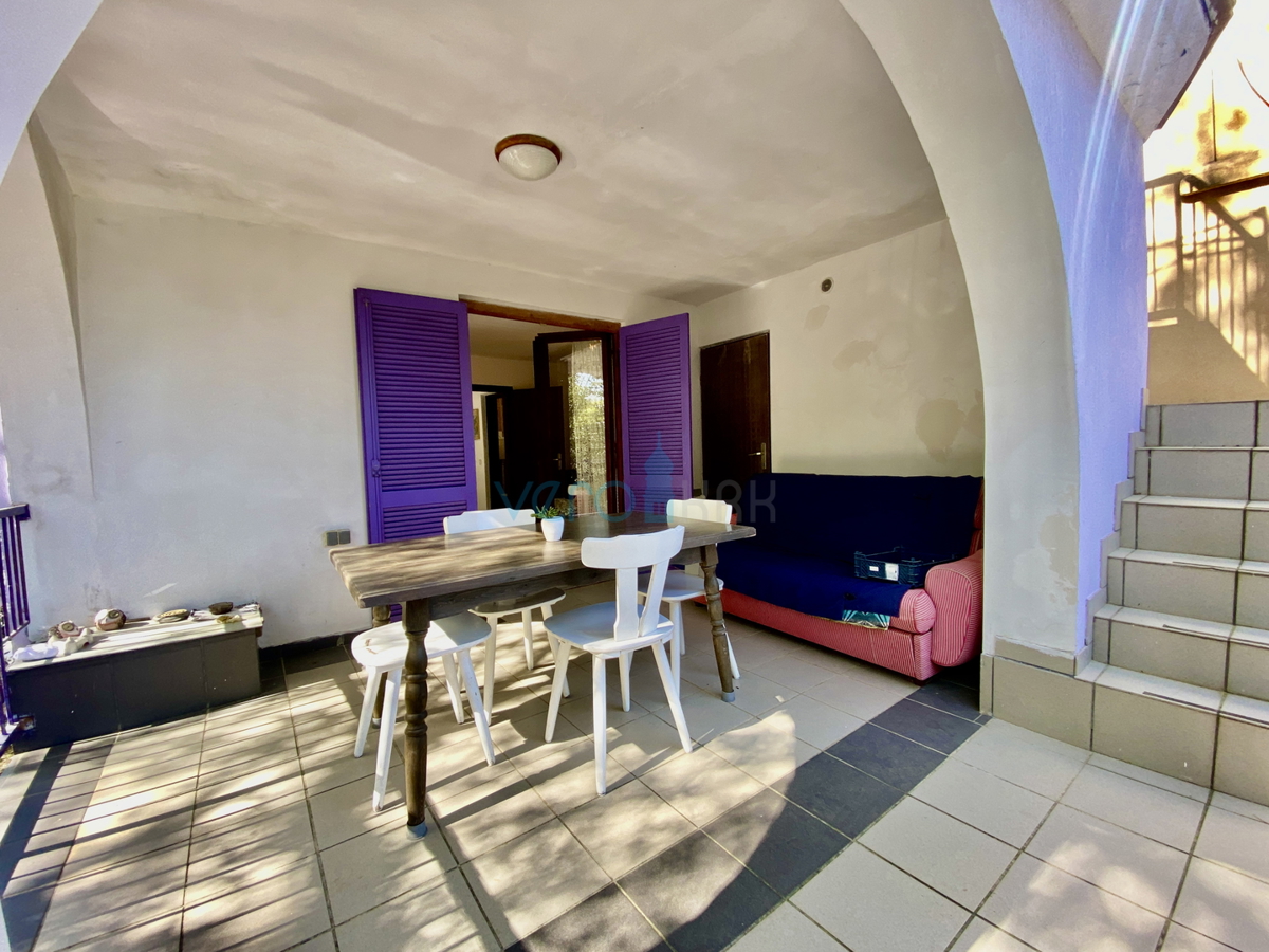 Otok Krk, Dobrinj, okolica, dvojna kuća z dvema apartmajnama, pogled, zemljišče, prodaja