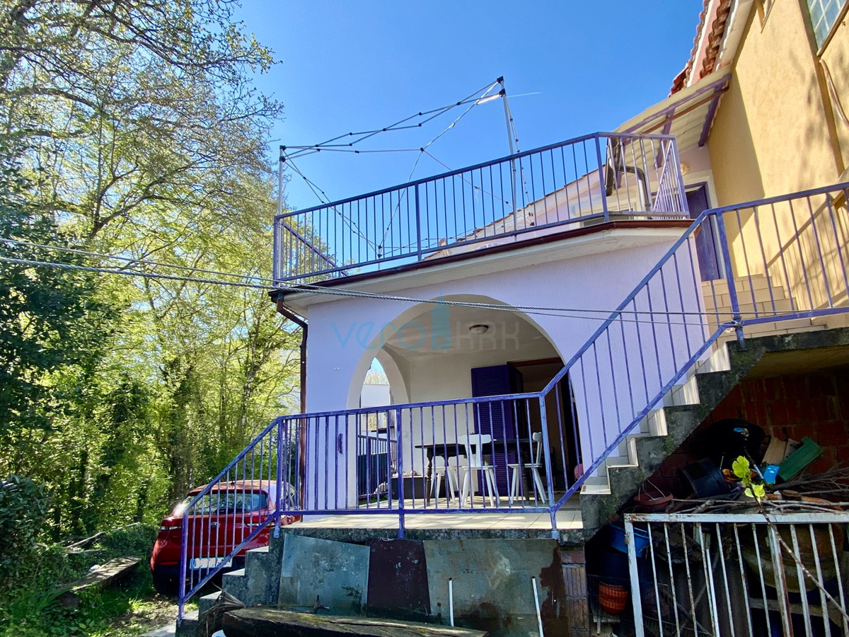 Otok Krk, Dobrinj, okolica, dvojna kuća z dvema apartmajnama, pogled, zemljišče, prodaja