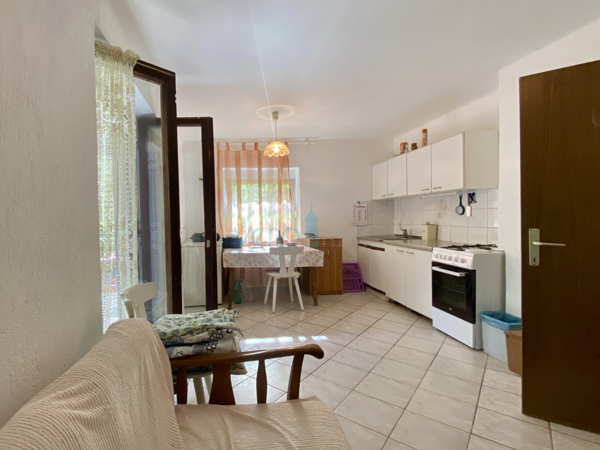 Otok Krk, Dobrinj, okolica, dvojna kuća z dvema apartmajnama, pogled, zemljišče, prodaja