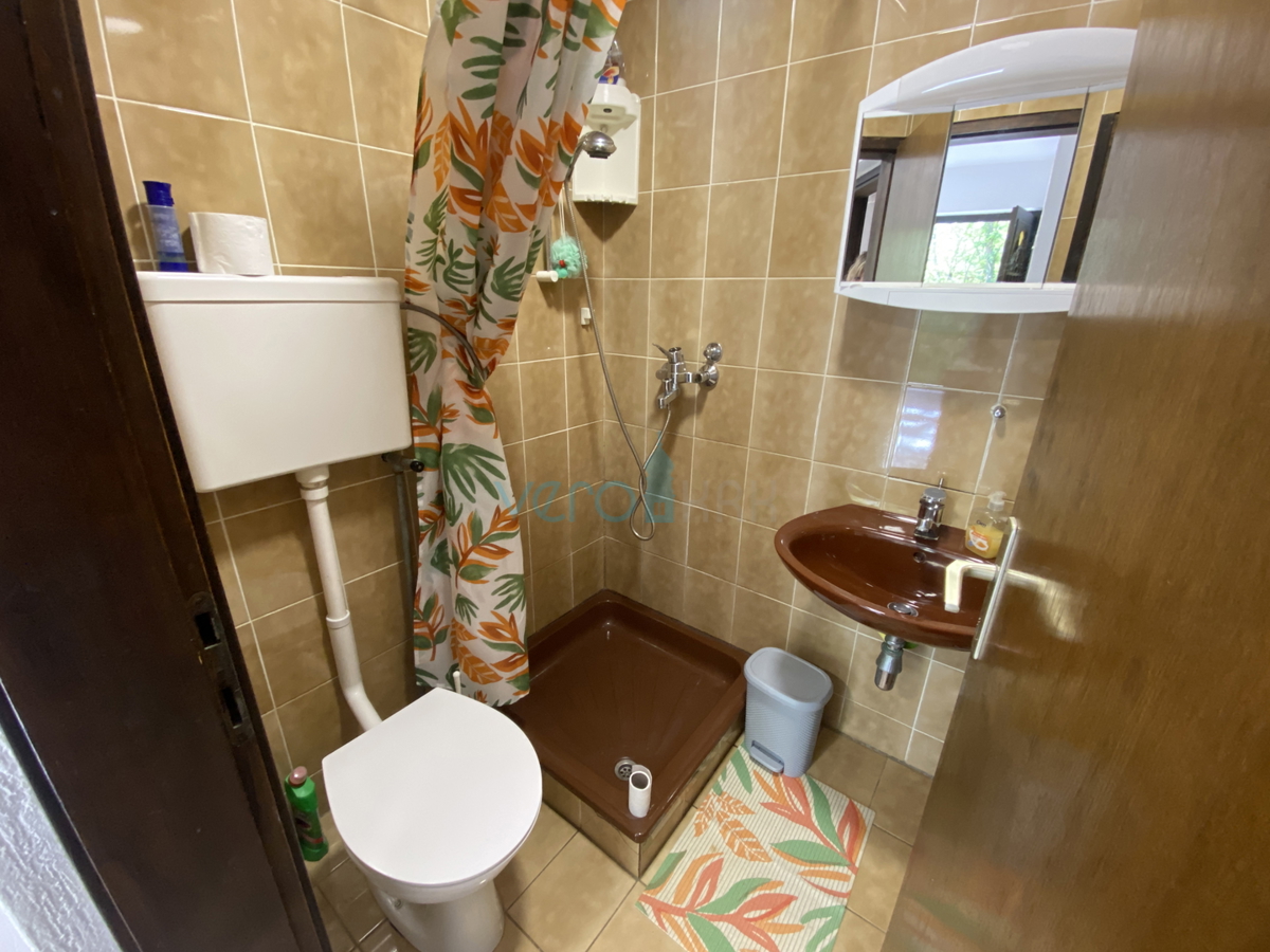 Otok Krk, Dobrinj, okolica, dvojna kuća z dvema apartmajnama, pogled, zemljišče, prodaja