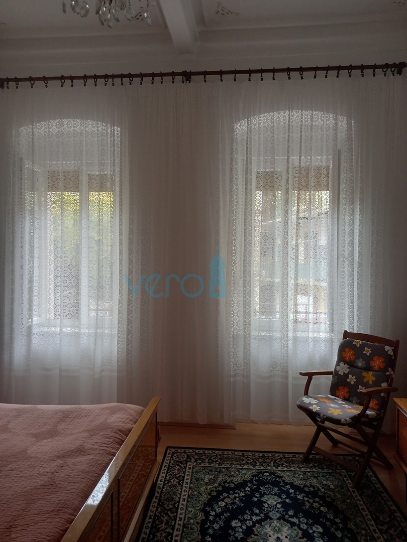 Rijeka, center, Pomerio, prostorno štirisobno stanovanje s 97 m2 v drugem nadstropju