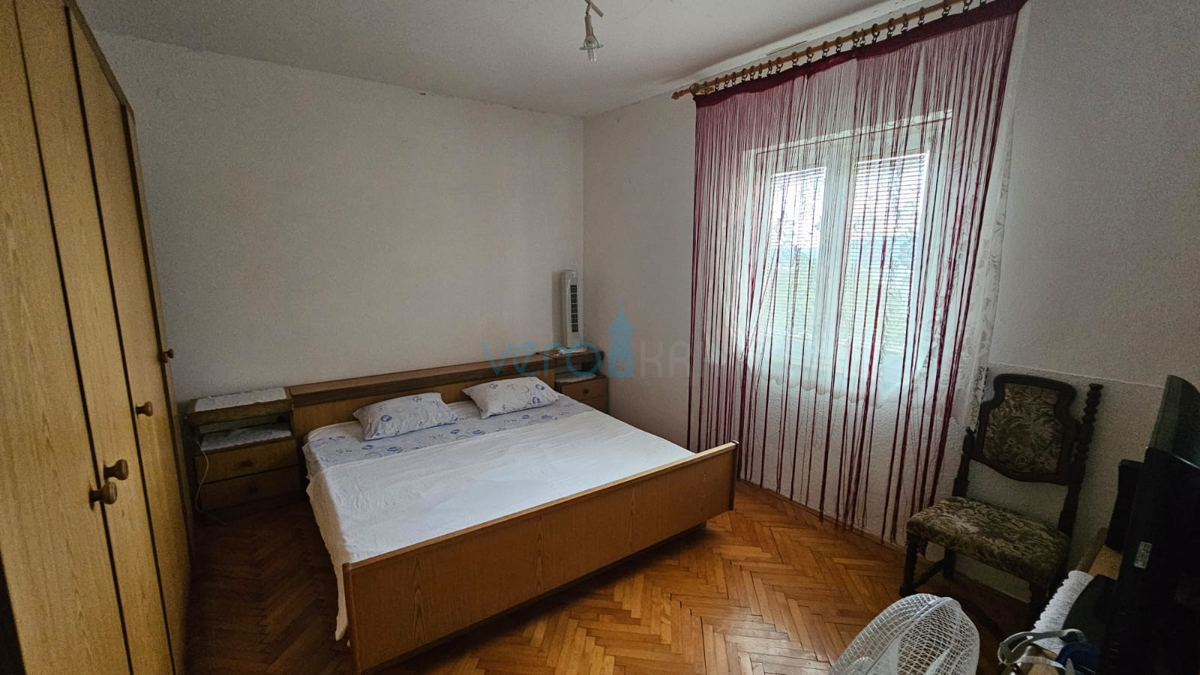 Otok Krk, mesto Krk, širša okolica, samostojna hiša, 110 m2, pogled na morje, zemljišče 980 m2, prodaja