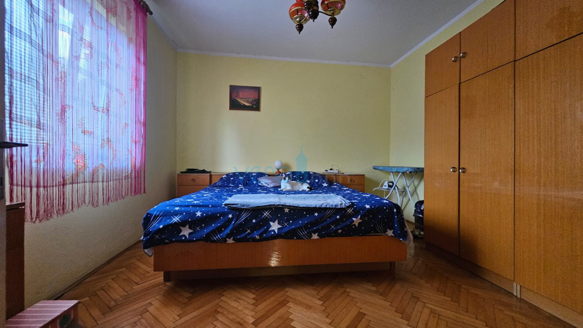 Otok Krk, mesto Krk, širša okolica, samostojna hiša, 110 m2, pogled na morje, zemljišče 980 m2, prodaja