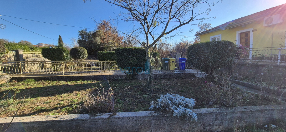 Otok Krk, mesto Krk, širša okolica, samostojna hiša, 110 m2, pogled na morje, zemljišče 980 m2, prodaja