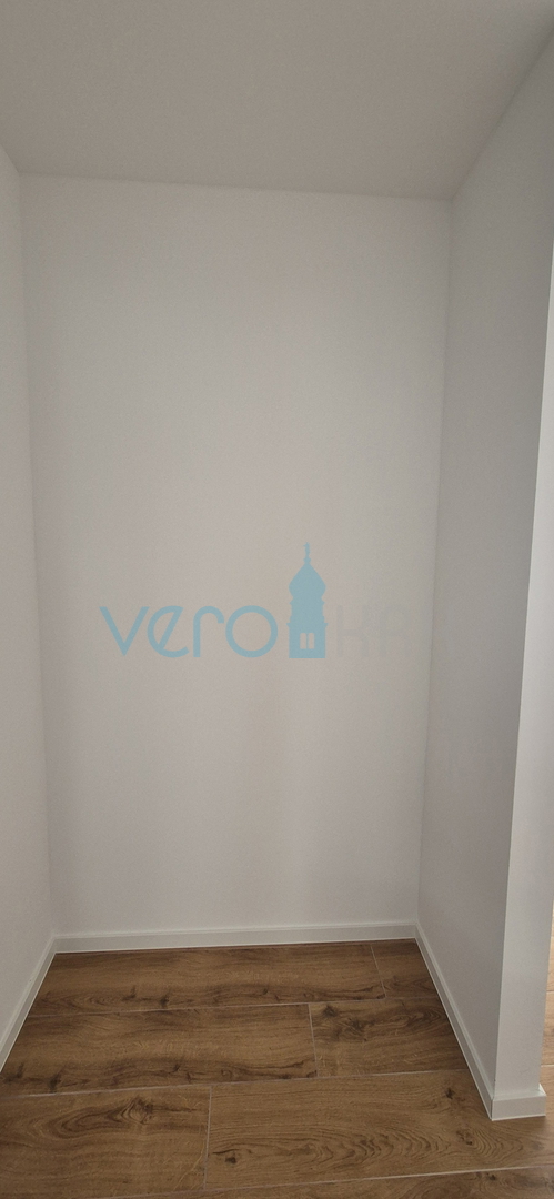 Otok Krk, Malinska, novogradnja, moderna hiša s bazenom, vrt, razgled, prodaja