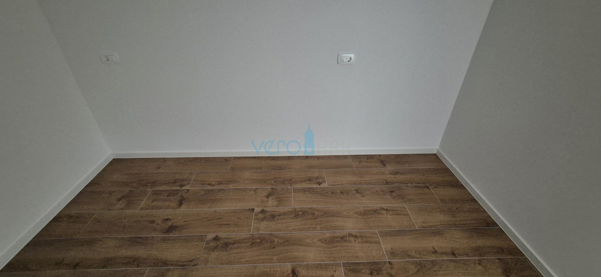 Otok Krk, Malinska, novogradnja, moderna hiša s bazenom, vrt, razgled, prodaja