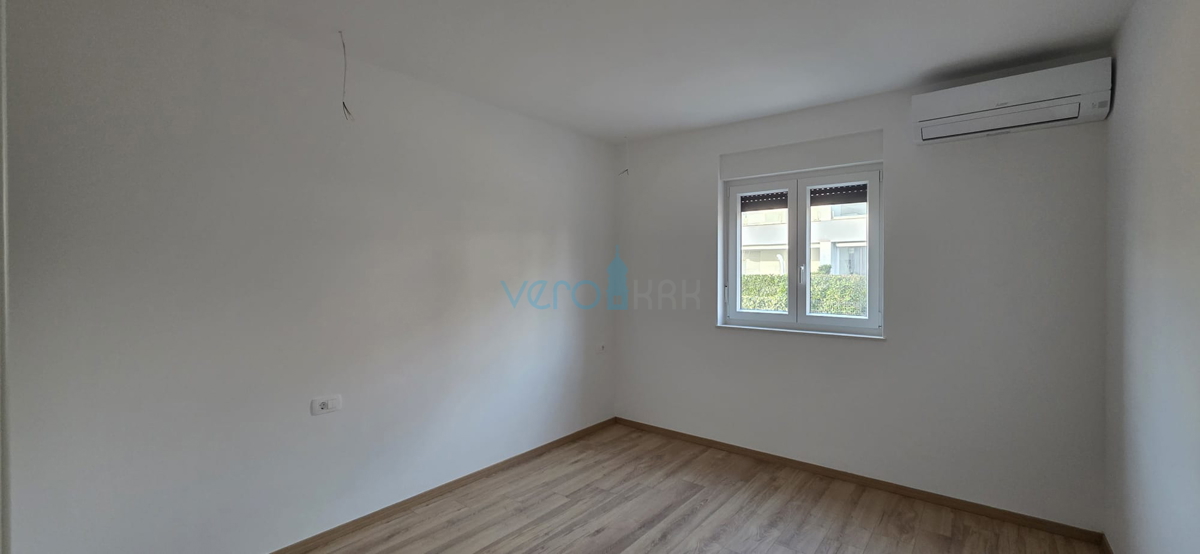 Istra, Novigrad, dvosobno stanovanje 78 m2, 1. nadstropje, novogradnja, terasa, pogled na morje, prodaja