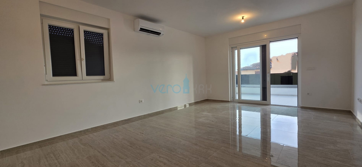 Istra, Novigrad, dvosobno stanovanje 78 m2, 1. nadstropje, novogradnja, terasa, pogled na morje, prodaja