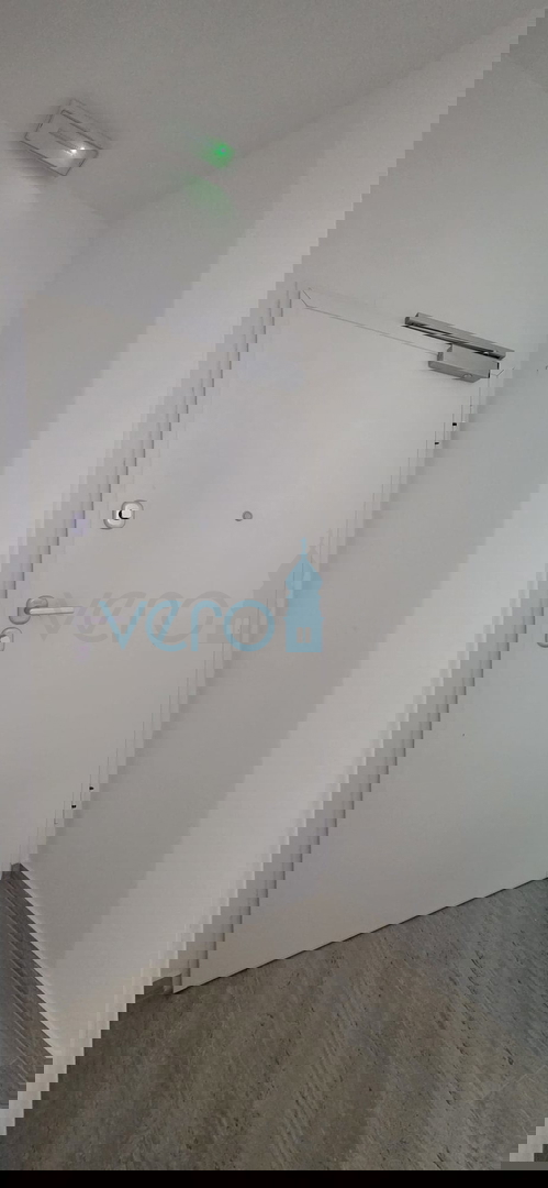 Istra, Novigrad, dvosobno stanovanje 78 m2, 1. nadstropje, novogradnja, terasa, pogled na morje, prodaja