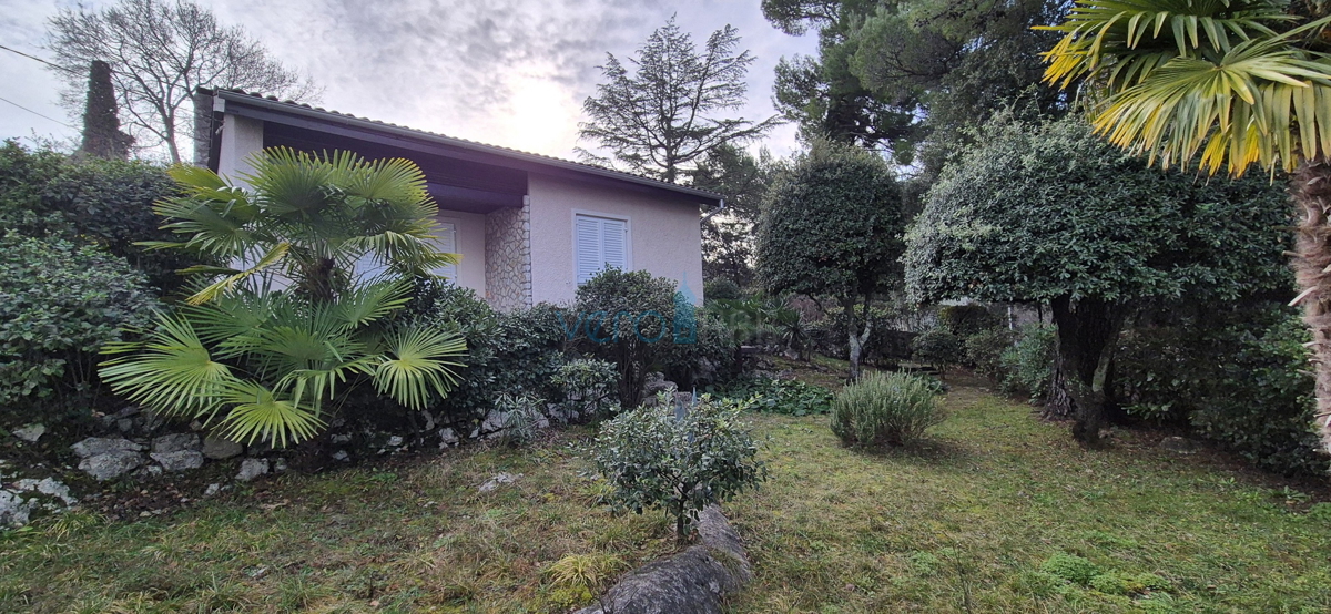 Malinska, Otok Krk, samostojna hiša, zemljišče, prva vrsta ob morju, prodaja