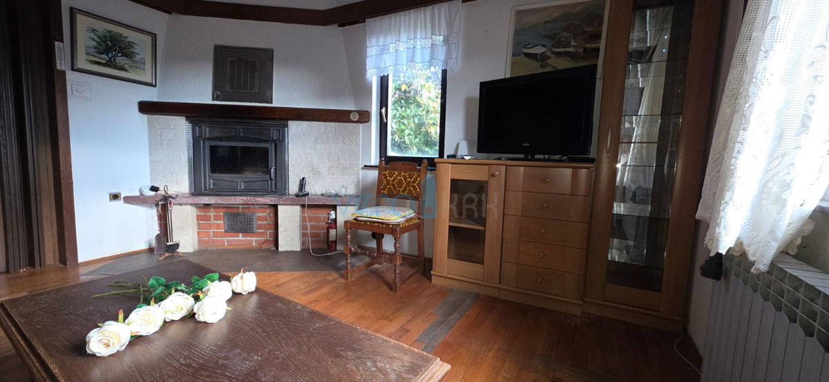 Novi Vinodolski, Bribir, dvojna hiša 115 m2 z zemljiščem 800 m2, prodaja