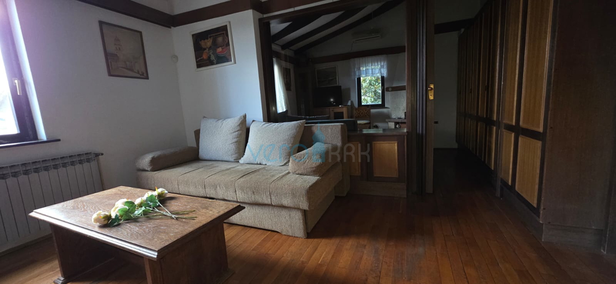 Novi Vinodolski, Bribir, dvojna hiša 115 m2 z zemljiščem 800 m2, prodaja