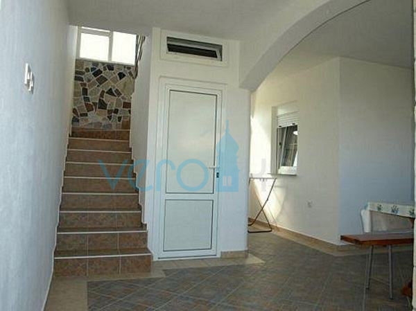 Otok Krk, Šilo, hiša s petimi apartmaji v bližini morja, prodaja