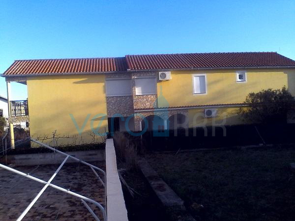 Otok Krk, Šilo, hiša s petimi apartmaji v bližini morja, prodaja