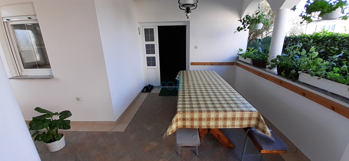 Otok Krk, Šilo, hiša s petimi apartmaji v bližini morja, prodaja