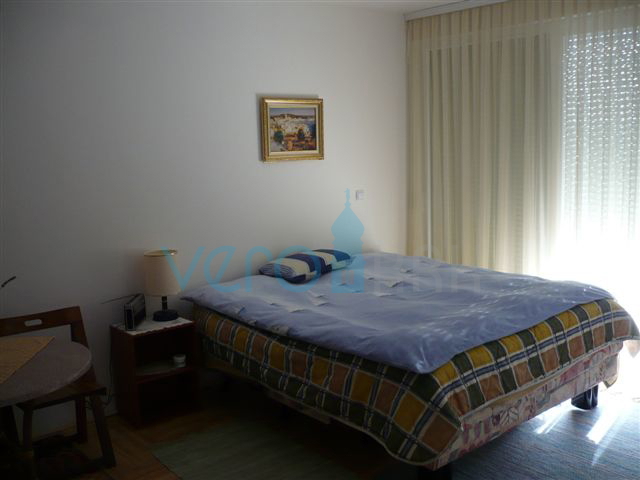 Mesto Krk, otok Krk, dvoetažni stan 85 m2 na odlični lokaciji, prodaja
