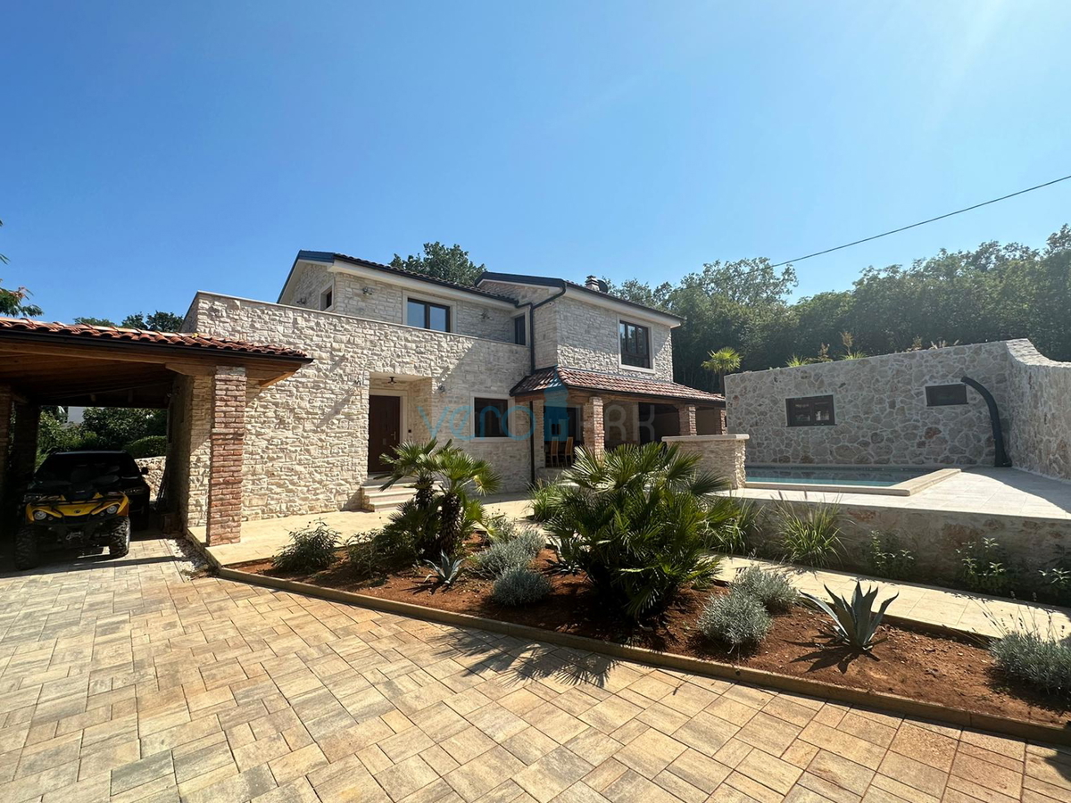 Zaliv Soline, okolica, Moderna kamnita vila z bazenom, 200 m2, prodamo