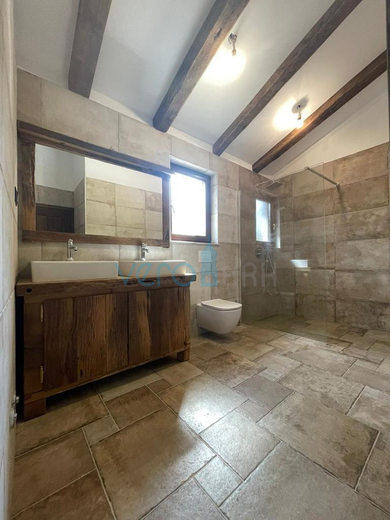 Zaliv Soline, okolica, Moderna kamnita vila z bazenom, 200 m2, prodamo