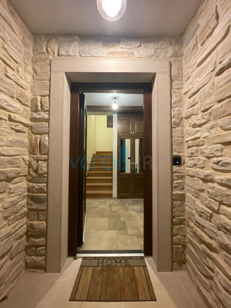 Zaliv Soline, okolica, Moderna kamnita vila z bazenom, 200 m2, prodamo