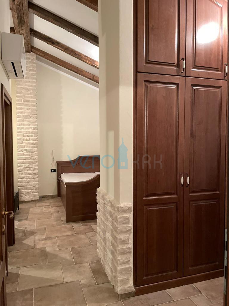 Zaliv Soline, okolica, Moderna kamnita vila z bazenom, 200 m2, prodamo