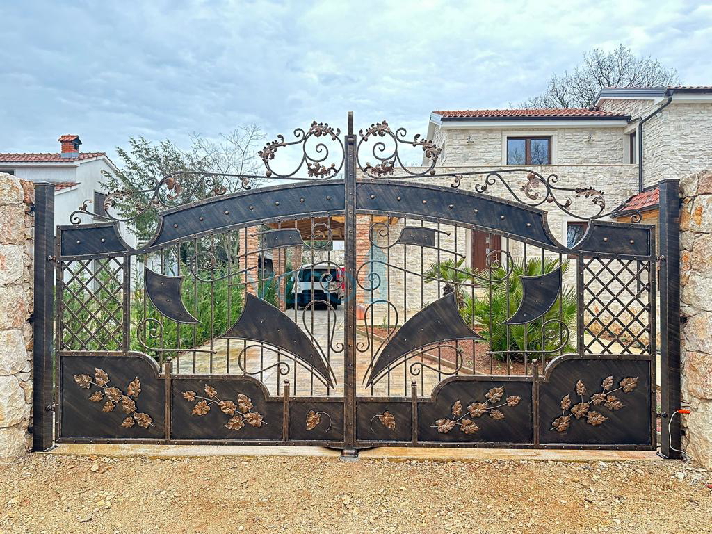 Zaliv Soline, okolica, Moderna kamnita vila z bazenom, 200 m2, prodamo