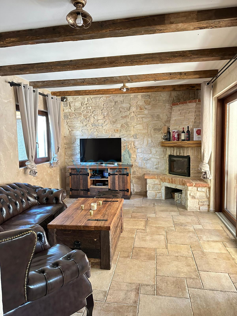 Zaliv Soline, okolica, Moderna kamnita vila z bazenom, 200 m2, prodamo