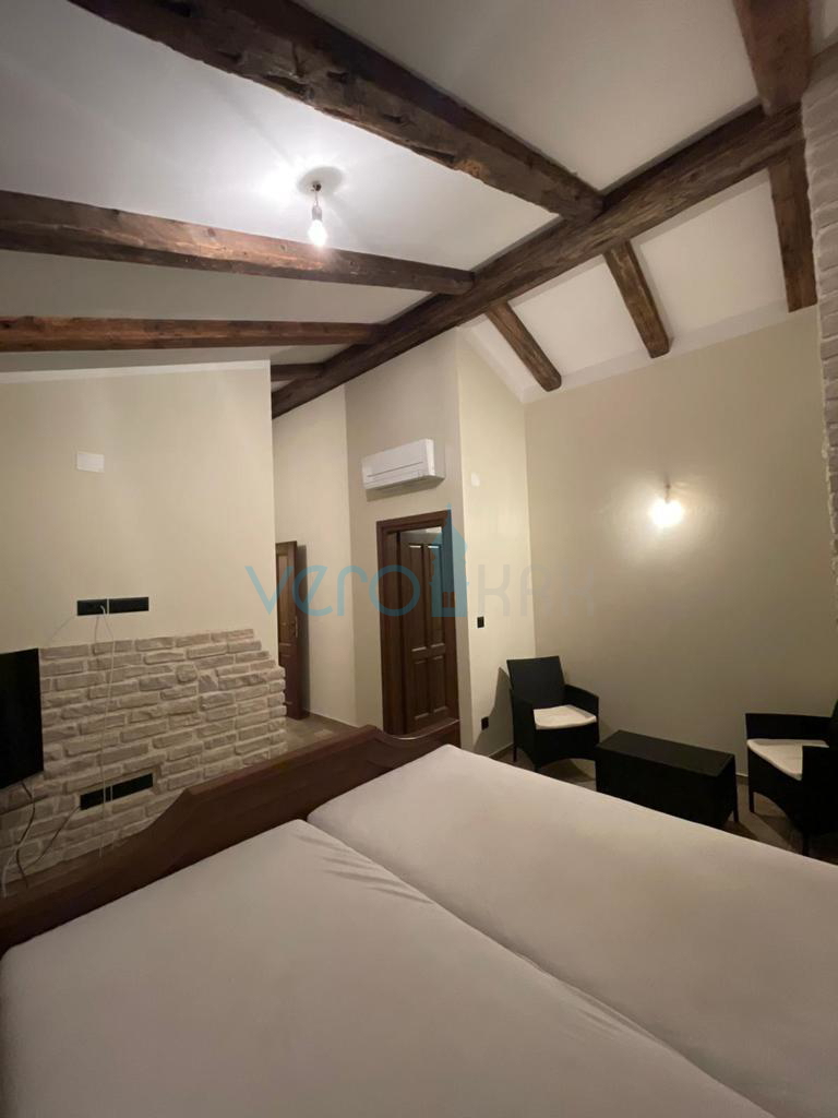 Zaliv Soline, okolica, Moderna kamnita vila z bazenom, 200 m2, prodamo